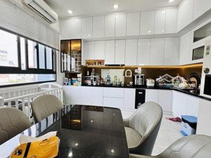 nhà 5 tầng có thang máy mặt tiền đường tch3 phường tch q12 dt 69m2(4,8mx14m) đường 6m full nội thất