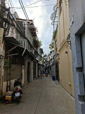 phạm văn bạch - 4x18 nở hậu - hẻm thông - có dòng tiền - chỉ 4.7 tỷ