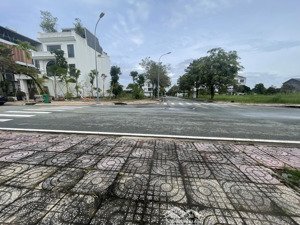 bán đất biệt thự góc view công viên kdc bca phạm hữu lầu dt 317.5m2 giá 77tr/m2