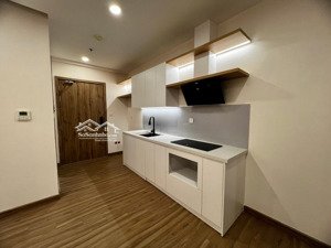 cần bán căn hộ 1pn 1wc 35m2 bếp rèm view btđ toà sp sky oasis. hl ạ