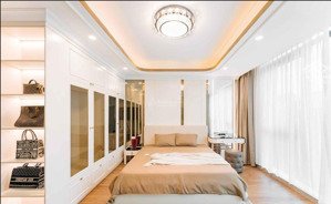 cực phẩm, bán khách sạn hồ gươm, hồ hoàn kiếm: 500m2, mặt tiền 13m, 10 tầng, 2 hầm, hơn 70p ks vip