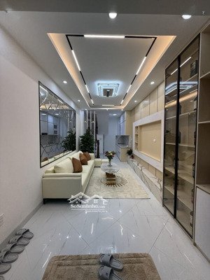 lô góc 2 mặt thoáng phố đại la , hai bà trưng - dt 30m2 - ngõ thông, sát phố - nhỉnh 7.x tỷ