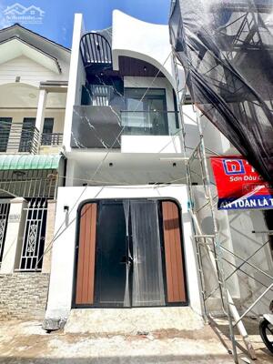 Nhà trệt lầu xây mới hẻm 192-194 Nguyễn Thông