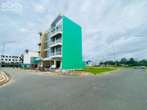 Nền góc 2 mặt tiền gần Hồ Cảnh Quan - Khu Dân Cư Nam Long Cần Thơ