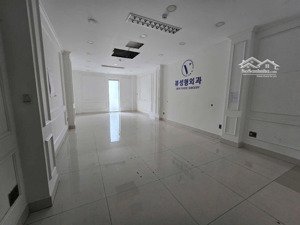 cho thuê nguyên căn mặt tiền ba vì ,p15, quận 10 góc ngã ba đồng nai quận 10