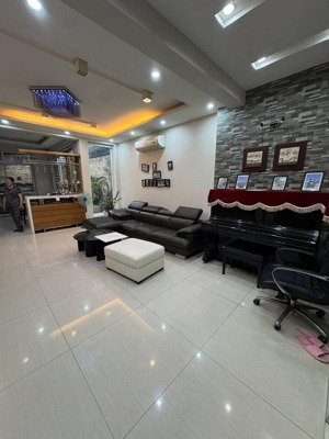 bán nhà phố nguyễn ngọc vũ - 133m2 x mt 7m - ô tô tránh - giá đầu tư