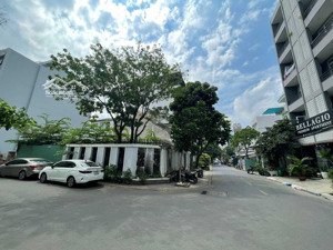 giá rẻ 37.5 tỷ. nhà mặt tiền cụm xuân thủy, kế nguyễn văn hưởng. dt(7.5x25m). 4 tầng. hồ bơi