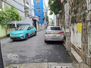 5 x 12 x 2 tầng - hẻm xe tải 6m - vài căn ra mt đồng đen - bàu cát - nguyễn hồng đào - không lộ giớ