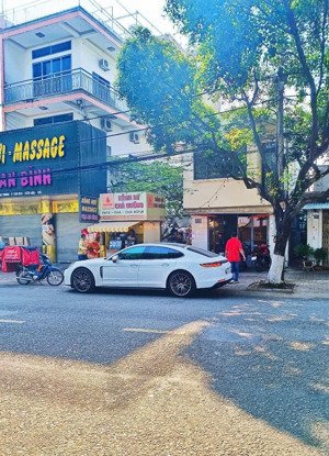 bán căn nhà mặt tiền đường 5 phantrung, biên hoà ngang 8 mét,kinh doanh buôn bán sầm uất đông đúc