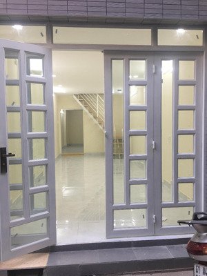 chính chủ cần bán nhà hẻm đồng đen , quận tân bình