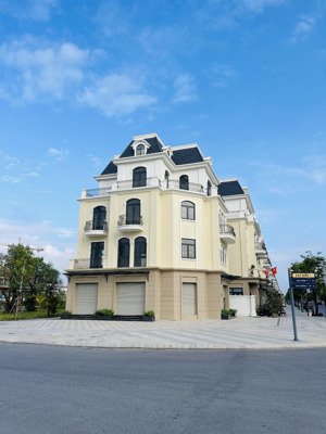 siêu phẩm căn góc - 3 mặt tiền, chân chung cư cao cấp masteri. vị trí trung tâm dự án vin2 - hy