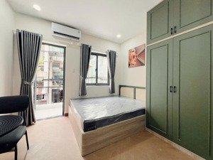 cho thuê căn hộ ban công máy giặt riêng ở huỳnh văn bánh gần q1,q3, cầu công lý ở phú nhuận