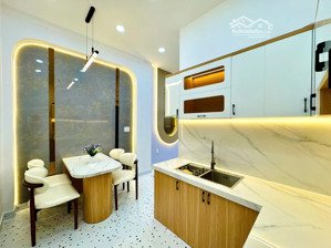 bán nhà riêng tại huỳnh văn bánh, 5,25 tỷ, 24m2, giá siêu hời hot!