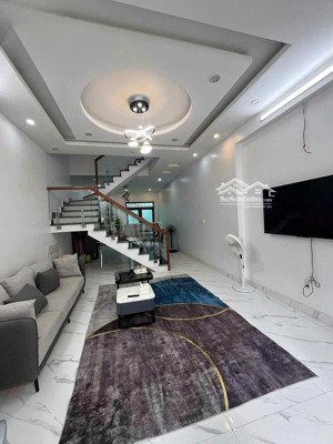 cho thuê nhà cực đẹp mới tinh ở khu vực hùng vương