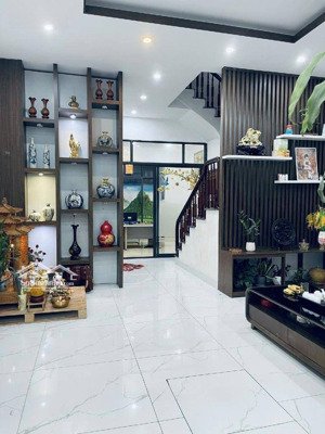 hiếm có căn nhà đẹp tại kđt đại kim dt 85m x 4 tầng thang máy vỉa hè giá 24,95 tỷ