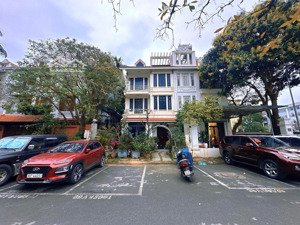 víp! ngoài 50 tỷ! bán biệt thự ba đình-145m2 - 4 tầng -8m mt- ô tô tránh - vỉa hè - view công viên.