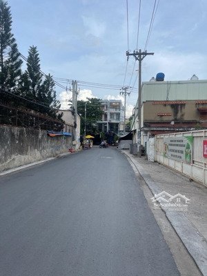 nhà giá rẻ khu vực vip hương lộ 2 q.bình tân : ngang 5m7 - tdt ( 137m2 )