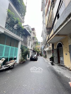 bán nhà phố hoàng văn thái: dt:85m.5tầng.mt:5,2m. giá:22 tỷ