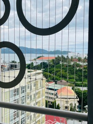 bán căn hộ view biển hướng đông nam giá chỉ 2.4 tỷ