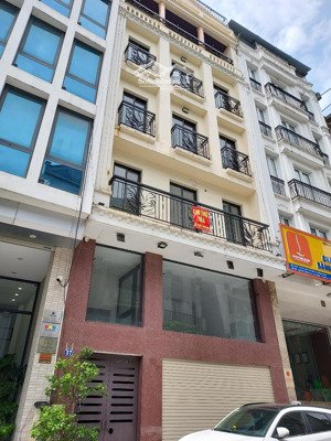 chính chủ bán nhà mặt phố quận hoàn kiếm, hà nội. diện tích: 242m2 x 6 tầng giá 70 tỷ