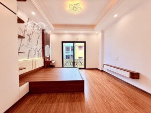 cực hiếm, pháo đài láng, nhà đẹp ở ngay,oto chỉ 30m, ngõ thông gần phố, dt 34m2 x 5 tầng