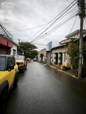 Nhà mặt tiền Nguyễn Xí gần chợ Y Nuê đường nhựa Ô tô tẹt ga