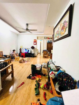 chung cư hoang đạo thuý- sổ to view mặt phố- 68m x 2pn - thang máy- full tiện ích- giá 4,35 tỷ