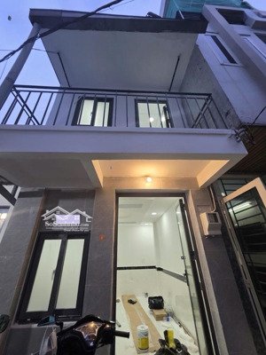 nhà mới đẹp đ. huỳnh tấn phát q.7 giá 3,7 tỷ giáp q.4 q.1