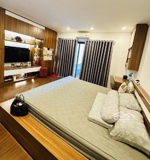 6 tầng nhà đẹp,42m2 mặt tiền rộng ô tô vào, gần chợ, gần aeon, cổ linh, hiếm, nhà đẹp nhỉnh 8 tỷ