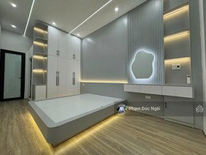 bán nhà phố trần quang diệu 40m 4 tầng 5m ra oto 30m ra vườn hoa . khu phân lô an ninh tuyệt đối