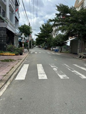 chính chủ cần bán kdc lê phong, tân bình, dĩ an. đường rộng 18m. cơ sở hạ tầng đầy đủ. dt 84m2