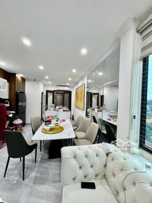 cầu diễn - ô tô đỗ cửa - đường thông thoáng - nhú 6 tỷ