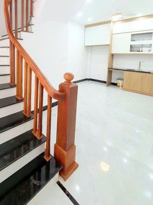 tôn đức thắng. 20m ra mặt phố. dòng tiền tốt. vị trí đỉnh. 38m2. 5 tầng full nội thất