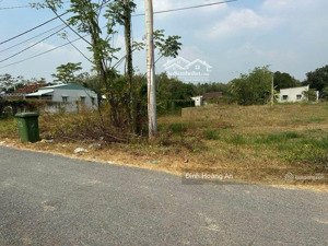 cần bán gấp đất gần quảng trường, đ. ngô quyền, p1, cà mau, 135m2/550tr, sổ riêng, full thổ cư