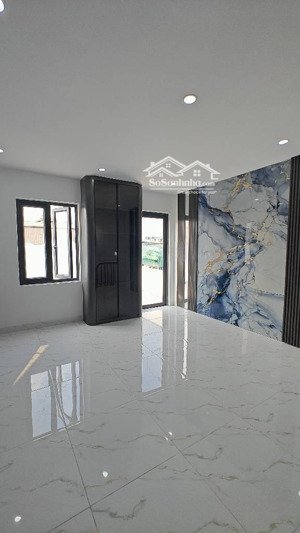 gấp bán nhà siêu phẩm giá tận tâm chỉ 11.3 tỷ phố hồng tiến 39m 6 tầng mặt tiền quyền lực 5m long b