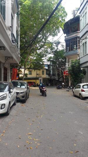 Bán nhà mặt phố Hoàng Quốc Việt 59m2 vỉa hè rộng sổ vuông 37 tỷ