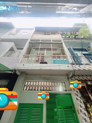 bán nhà riêng, dt: 21m2, dtsd: 64,5m2 ngay khu 20 thước quận 4