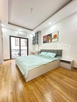 trung tâm đống đa - thang máy - full đồ về ở ngay - 10m ra oto giá 10.25 tỷ