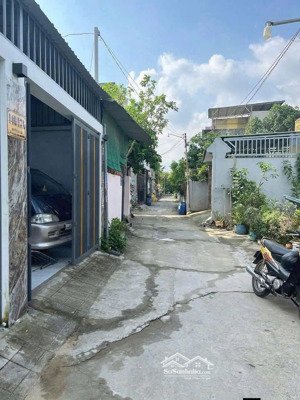 chủ gửi bán đất sát chợ dĩ an, 140m2, đường xe hơi thông, giá 4,2 tỷ giảm còn hơn 3 tỷ