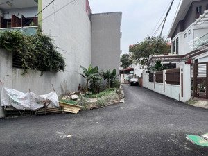 62m2 đất hai mặt tiền. đường thông oto ra vào đất. thôn liên lý - xã phù lỗ. đất ở 100%