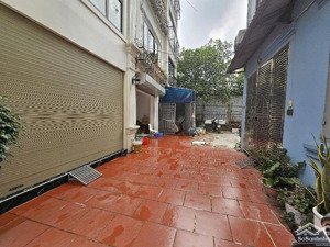 bán nhà 5 tầng mới xây full nội thất tại thị trấn trâu quỳ gia lâm giá nhỉnh 4 tỷ