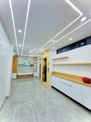 siêu phẩm trung tâm hai bà trưng nhà 6 tầng thang máy lô góc 3 mặt thoáng