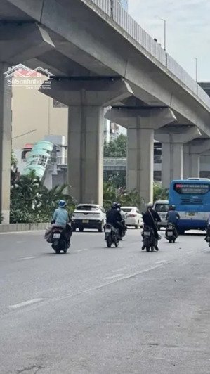 siêu hiếm giá đầu tư nguyễn trãi dt 45m*4tầng mặt tiền 3.5m phân lô cán bộ dân xây sổ vuông