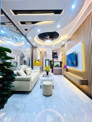 lò đúc, hàng xóm phố cổ, nhà mới kính koong, full nội thất, gần phố hơn 7 tỷ