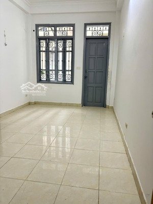 chính chủ cho thuê nhà riêng 3 tầng 1 tum mới sơn sửa