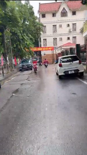 mặt phố 68 cầu giấy - kinh doanh sầm uất ngày đêm - full nội thất - 35m - 5 tầng -6 ngủ, đầy đủ