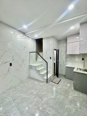 nhà nhỏ xinh ngay khu lữ gia giá 2 ty 580 bớt lộc - giá đã giảm 200 tr