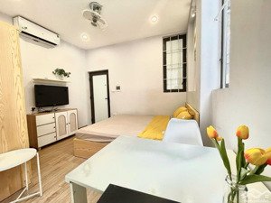 toà chdv trung kính - cầu giấy, ngõ thông, ô tô đỗ cửa, 68m2 x 7t, 18 pkk, dòng tiền 90 tr/th.