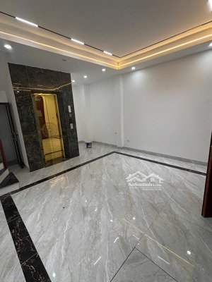 chính chủ bán nhà phố hồng tiến 6 tầng thang máy giá hơn 10 tỷ
