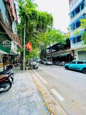 bán nhà 5 tầng mới tinh, full nội thất tại phố hàng chuối, hai bà trưng, ô tô đỗ cửa